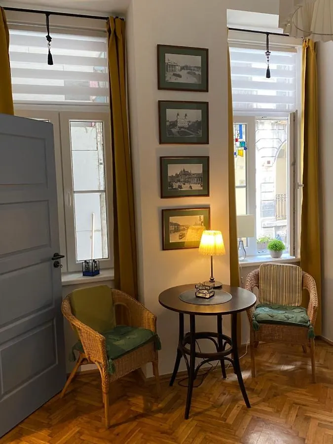 Downtown Lair Apartment Budapest 0*,
